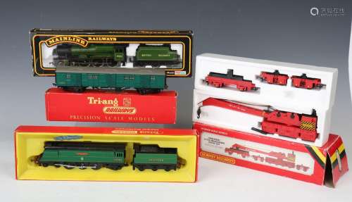 A small collection of gauge OO railway items, including a Tr...