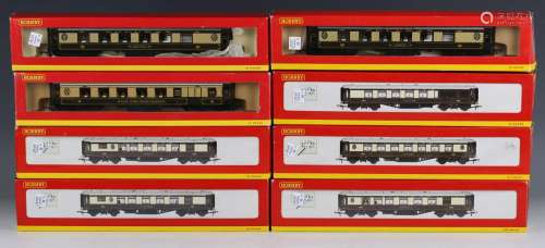 Eight Hornby gauge OO Pullman coaches, including R.4163 car ...