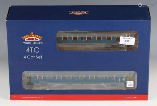 A Bachmann Branch-Line gauge OO No. 32-644Z Class 438 (4TC) ...