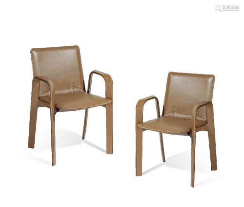 爱马仕 2021 大象灰色 EVERLISSE TAURILLON 牛皮、木及钢材质椅子...