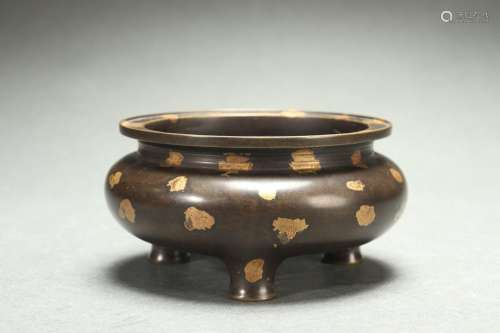 Chinese LI-shaped Censer with Gold Snowflake Design, Ming Dy...