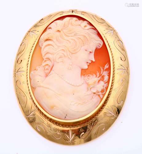 Large cameo pendant/brooch