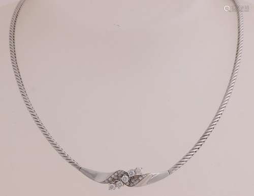 White gold choker with diamond