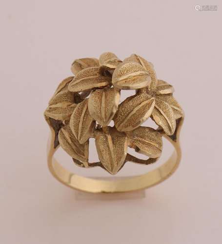 gold ring flower decor