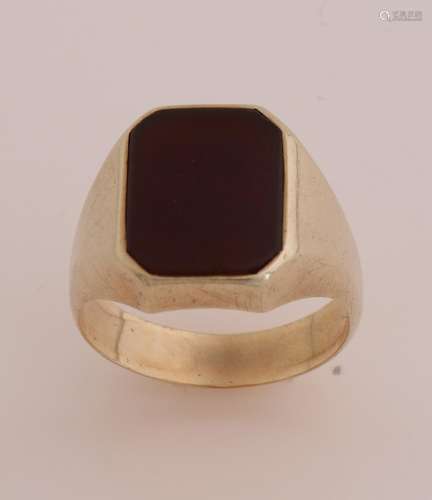 Gold signet ring with carnelian