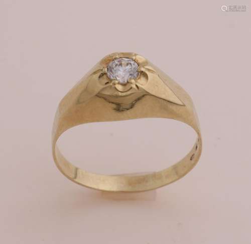 Gold Tiffany ring with zirconia