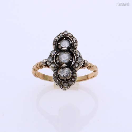 Antique gold ring with diamond