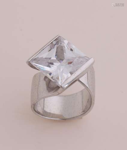 Silver ring large zirconia