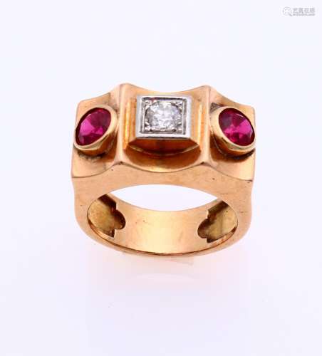 Gold ring with ruby and diamond