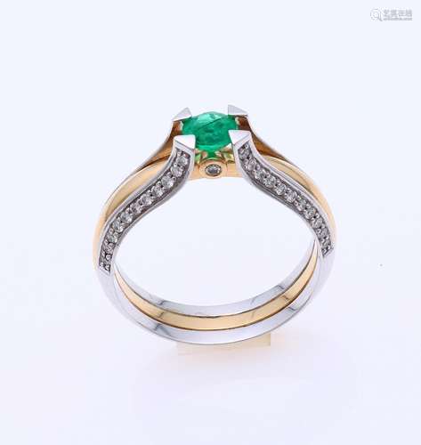 Gold ring emerald and diamond