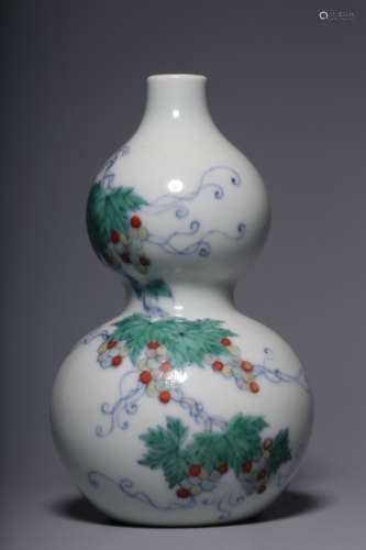 Chinese Doucai Porcelain Gourd Vase,Mark