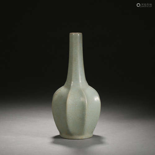 Song Dynasty of China,Ru Kiln Melon Edge Bottle