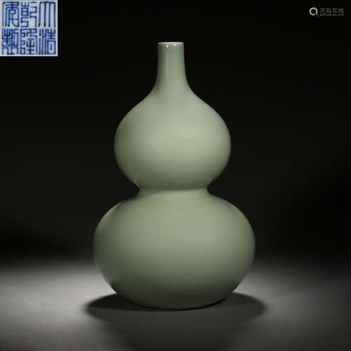 Qing Dynasty of China,Clear Glaze Gourd Bottle