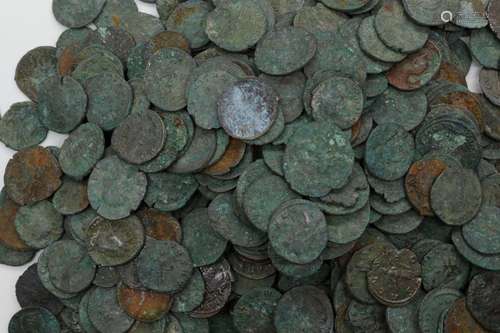 Lot de 450 Antoniniens variés de Gordien III à VictorinEn le...