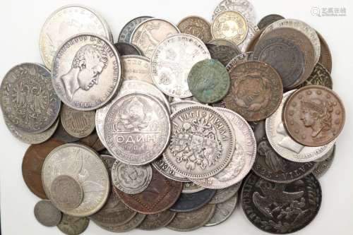 MONNAIES ETRANGERESGrand lot d'environ 85 monnaies du monde ...