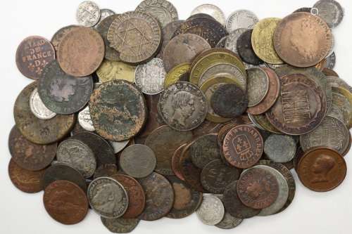 DIVERSGrand lot d'environ 140 monnaies de l'Antiquité au XIX...