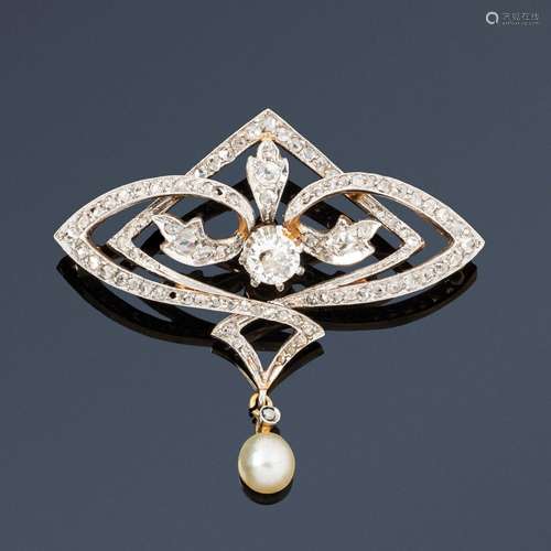 Broche fleuron en or 18K (750)