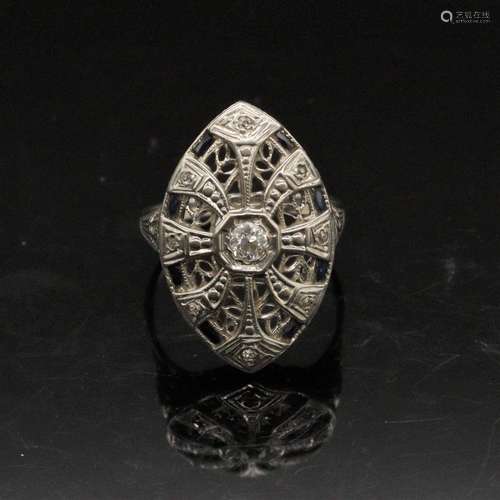 Bague marquise en or gris 18K (750) repercé