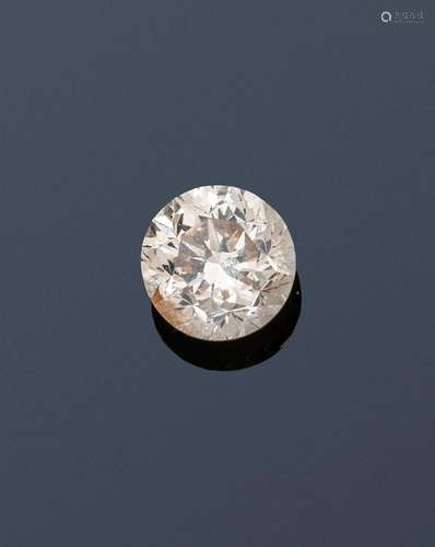 Diamant rond de taille brillant pesant 5