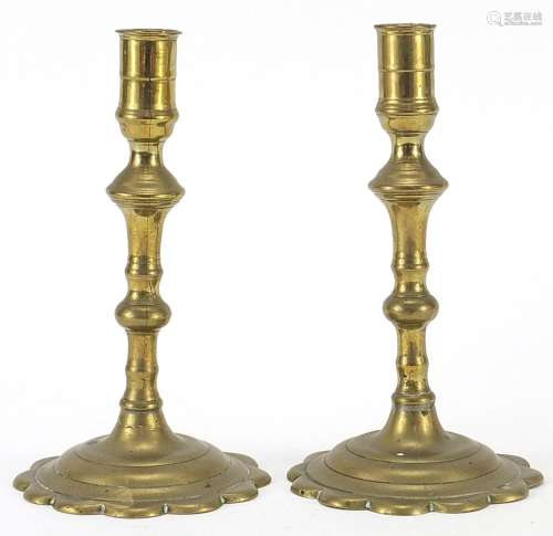 Pair of 18th century turned brass candlesticks, 19cm high