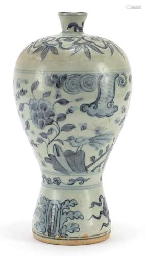 Chinese blue and white porcelain Meiping vase hand painted w...