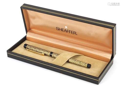Sheaffer fountain pen with 14ct gold nib and box