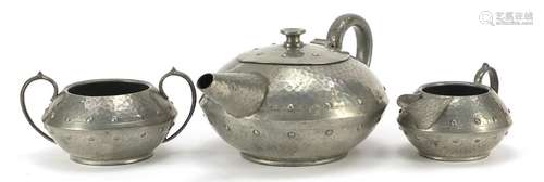 Arts & Crafts baronial pewter tea set, the largest 23.5c...