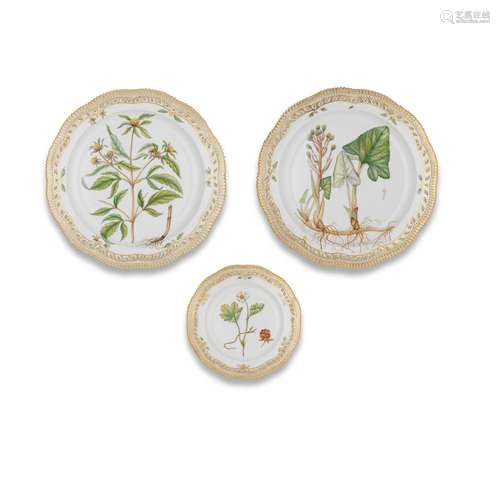 【Ω】Three Royal Copenhagen 'Flora Danica' dishes, circa 1980-...