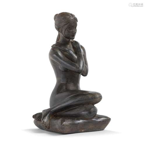 PIERRE CHENET (XXE-XIXE SIÈCLES)FEMME AGENOUILLÉEBronze à pa...