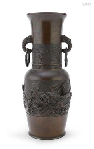 A BRONZE VASE, JAPAN LATE 19TH, EARLY 20TH CENTURY