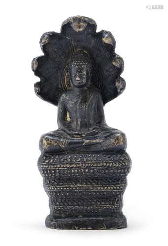 A BRONZE SCULPTURE DEPICTING BUDDHA, BURMA 20TH CENTURY