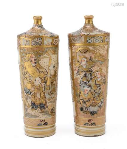 A PAIR OF SATSUMA POLYCHROME VASES, JAPAN EARLY 20TH CENTURY