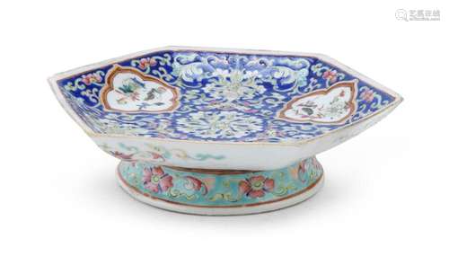 A PORCELAIN ENAMELED STEM BOWL, CHINA LATE 19TH, EALRY 20TH ...