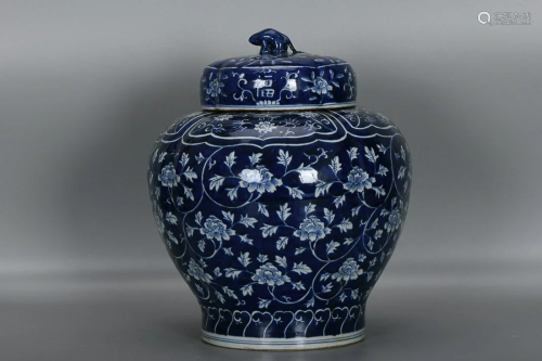 CHINESE BLUE-AND-WHITE COVERED JAR DEPICTING 'LOTUS SCR...