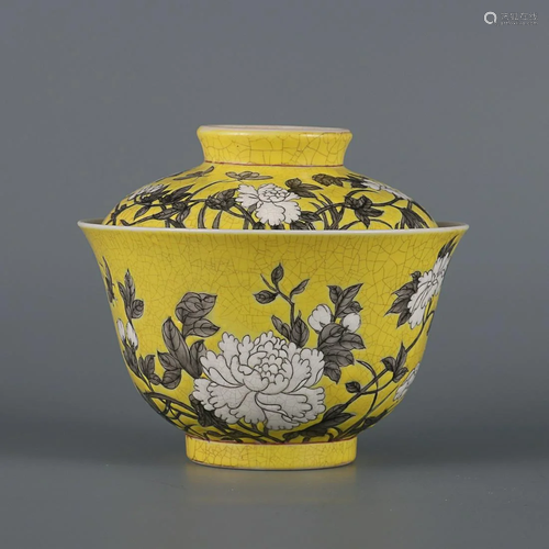 CHINESE YELLOW-GROUND FAMILLE-ROSE COVERED BOWL DEPICTING &#...