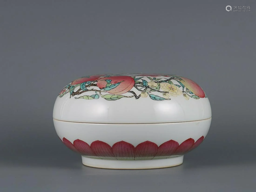 CHINESE FAMILLE-ROSE BOX DEPICTING 'PEACH', '...