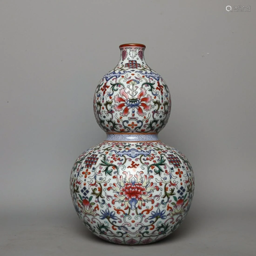 CHINESE FAMILLE-ROSE DOUBLE-GOURD VASE DEPICTING 'LOTUS...