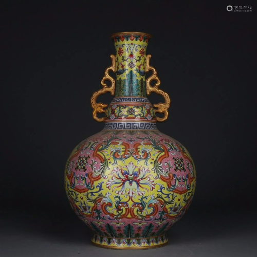 CHINESE FAMILLE-ROSE TWO-HANDLED DOUBLE-GOURD VASE DEPICTING...