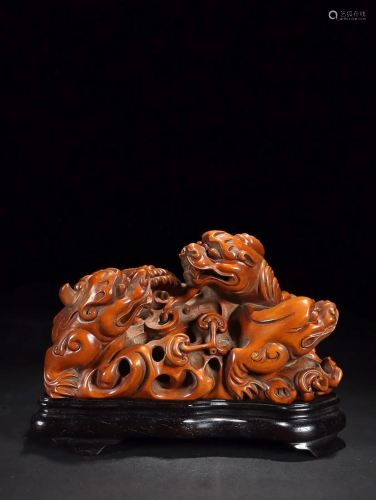 CHINESE BOXWOOD ORNAMENT WITH CARVED 'CHI-TIGER' O...