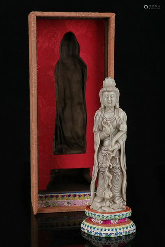 CHINESE FURONG STONE FIGURE OF GUANYIN