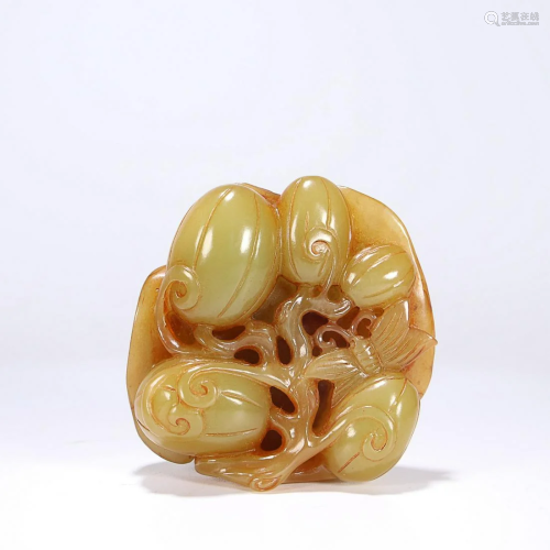 CHINESE HETIAN YELLOW JADE ORNAMENT WITH CARVED 'GOURD&...