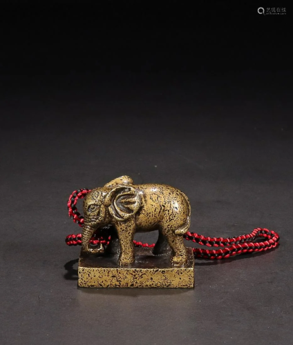 CHINESE BRONZE SEAL WITH 'ELEPHANT' KNOB