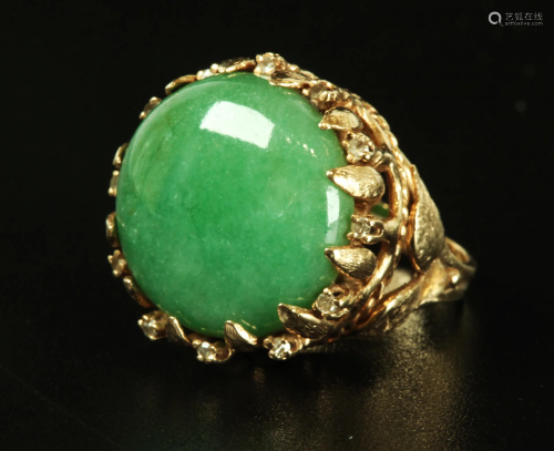 Chinese Apple Green Jadeite Cabochon 14K Ring