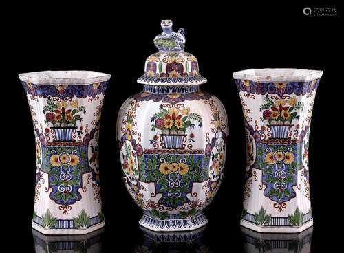 3-piece earthenware garniture