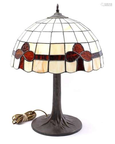 Tiffany style table lamp