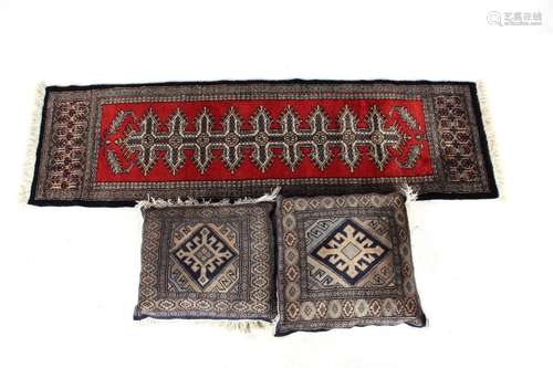 Hand-knotted oriental Pakistan