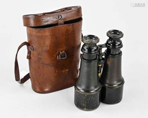 Antique field binoculars (1st World War)