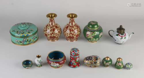 Lot Japanese/Chinese cloisonné (13x)