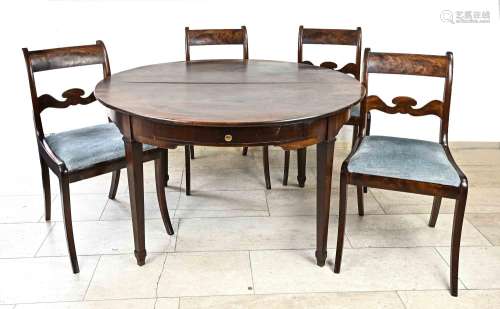 Dining area, table + 4 chairs