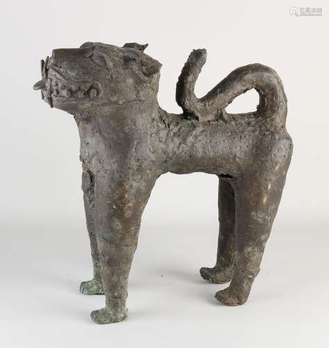 Old bronze leopard